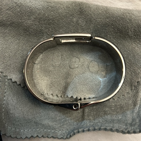 Gucci large black patent leather and silver stone clasp bangle bracelet - Picture 8 of 16